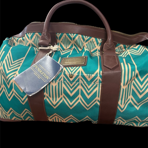 Pendleton Handbags - Pendleton Chevron Teal and Tan Travel Bag